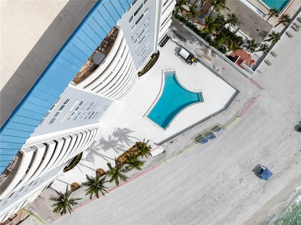 $6,500 | 1750 Benjamin Franklin Drive, Unit 6G, Sarasota, FL 34236