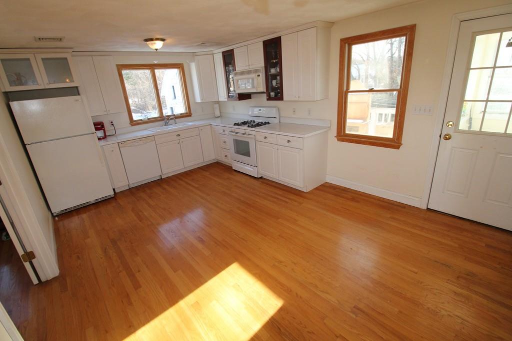 13 Olean Road Burlington, MA 01803 - Photo 3 of 11 Gallery Image 3