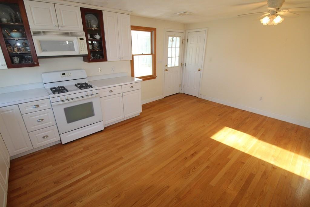 13 Olean Road Burlington, MA 01803 - Photo 4 of 11 Gallery Image 4