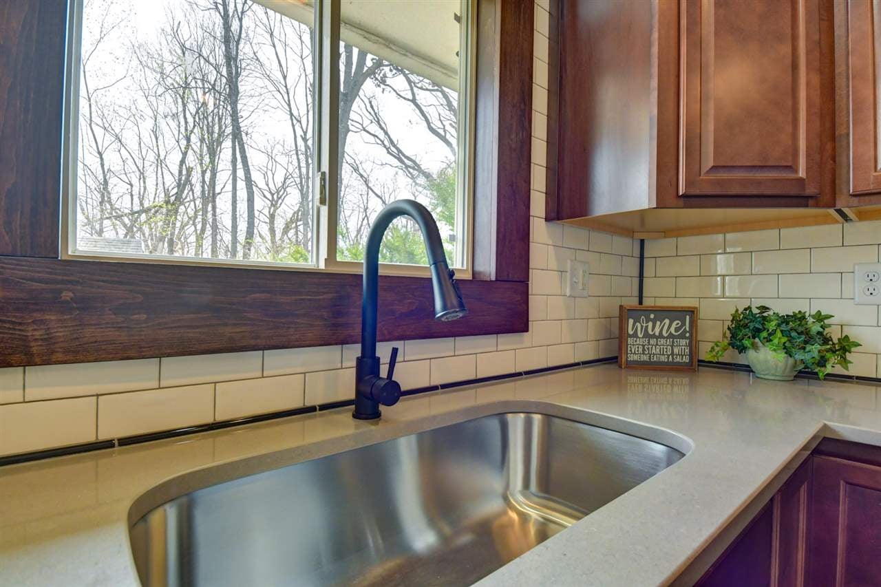 2307 Ridge Trail Northeast Cedar Rapids, IA 52402 - Photo 11 of 34 Gallery Image 11
