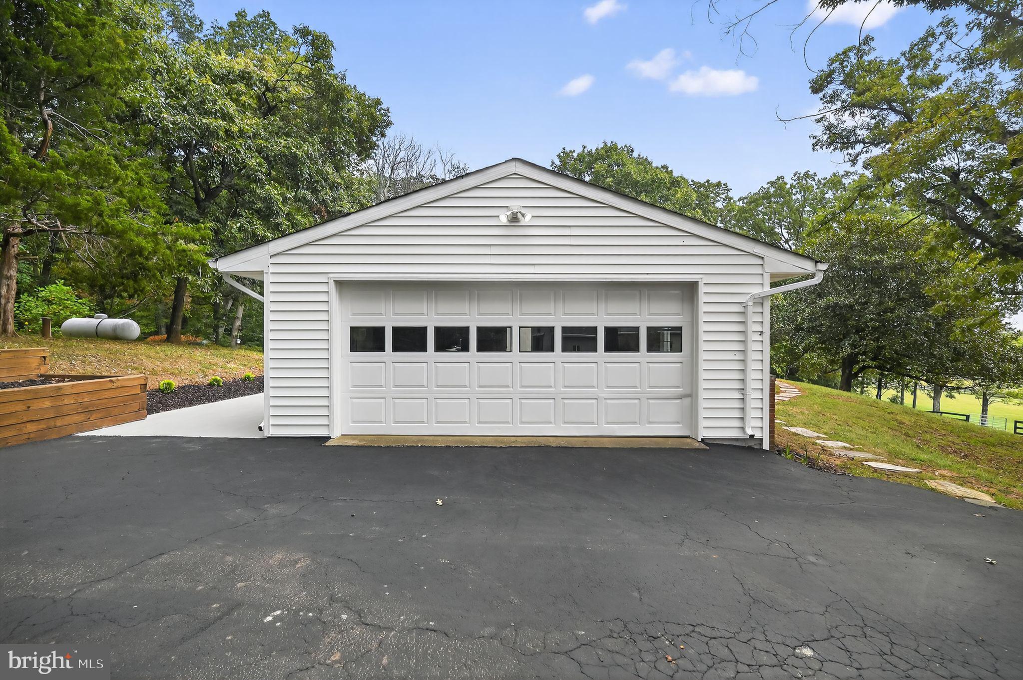 5084 Fairview Lane Broad Run, VA 20137 - Photo 13 of 44 Garage has new drywall.