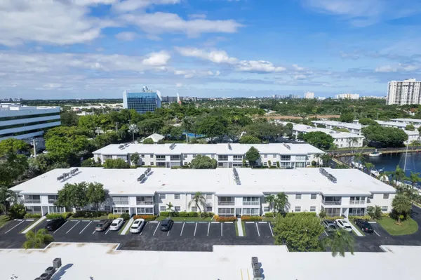 $4,900 | 6299 Bay Club Drive, Unit 4, Fort Lauderdale, FL 33308