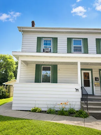 $1,550 | 418 North 4th Street, DeKalb, IL 60115