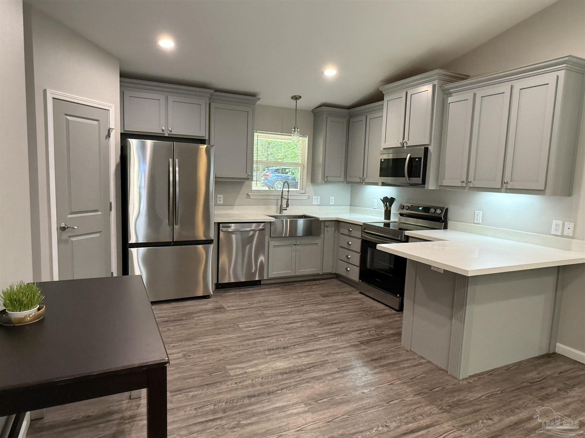 5553 Riviera Drive Milton, FL 32583 - Photo 7 of 21