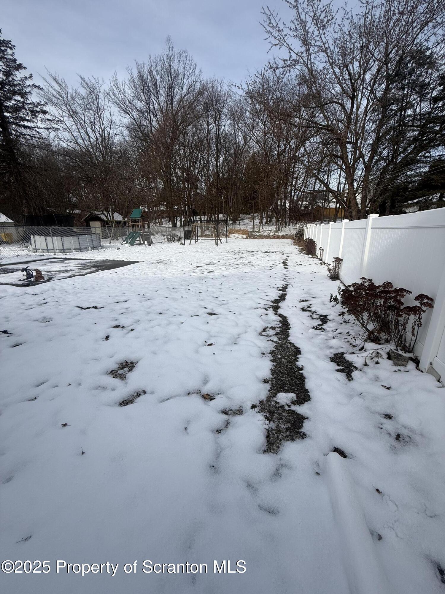 138 South Main Street Archbald, PA 18403 - Photo 8 of 28 IMG_1033