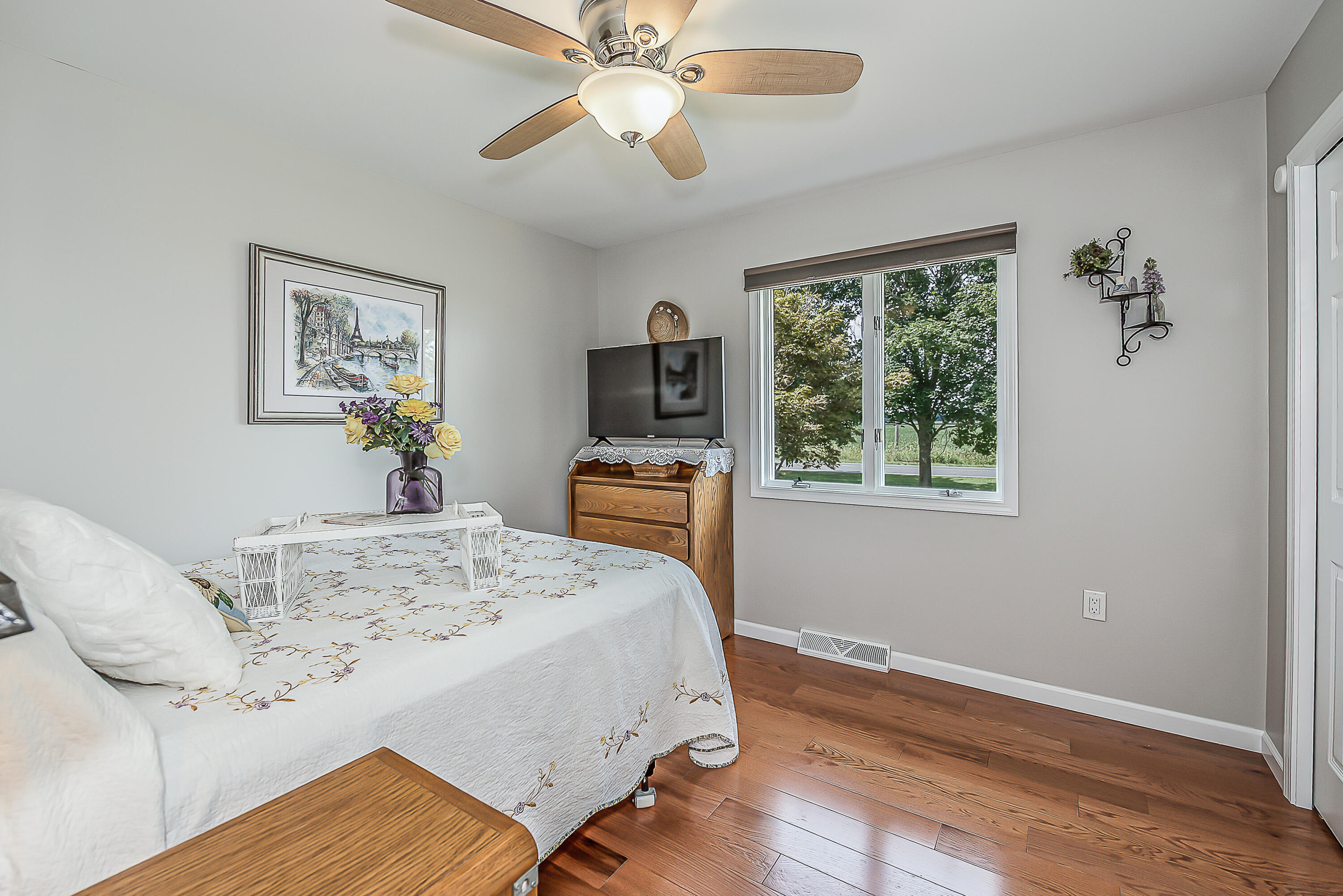 11675 Stony Creek Road Milan, MI 48160 - Photo 34 of 70 DSC_2095