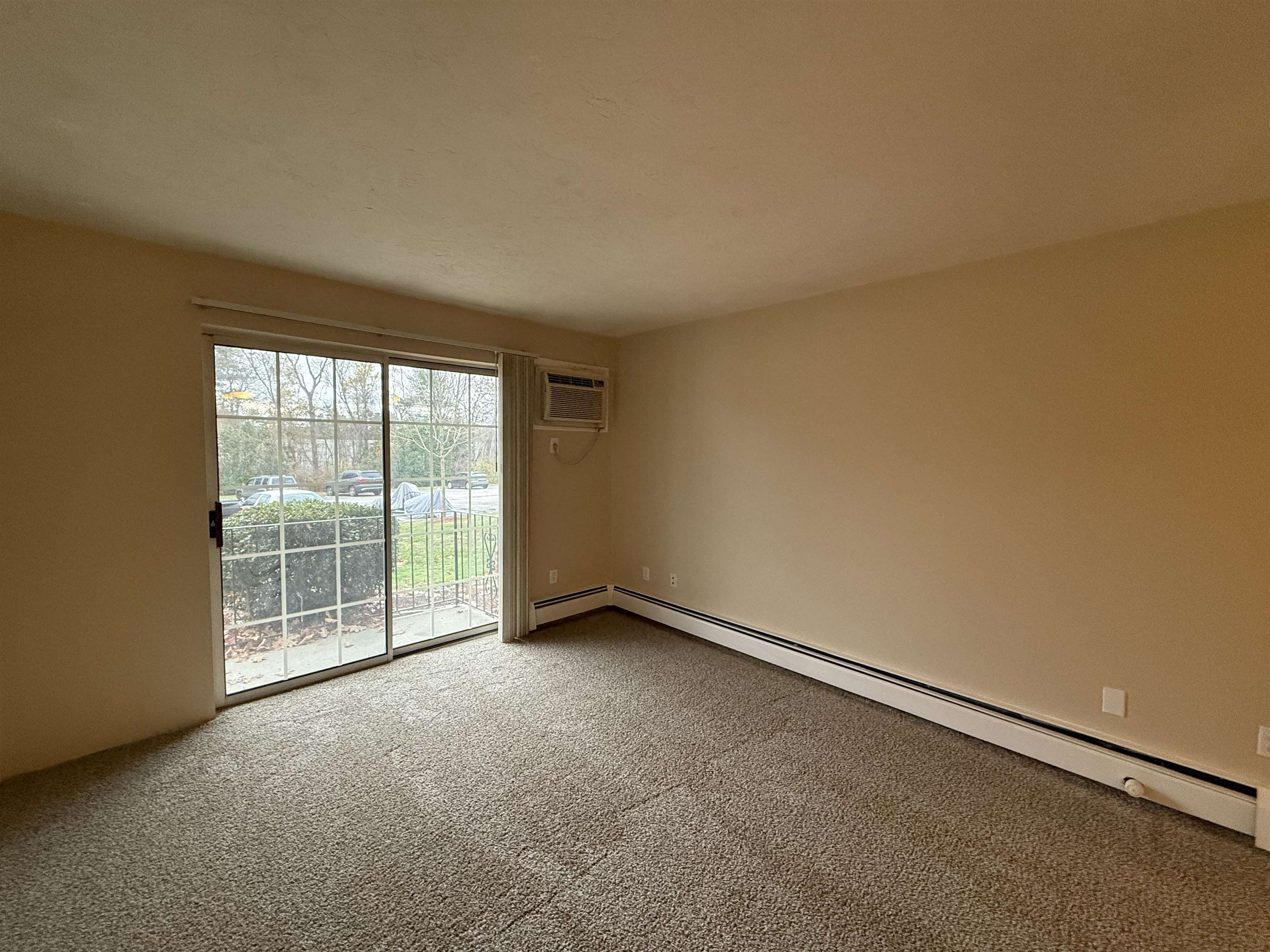 383 Huse Road, Unit 5 Manchester, NH 03103 - Photo 17 of 37