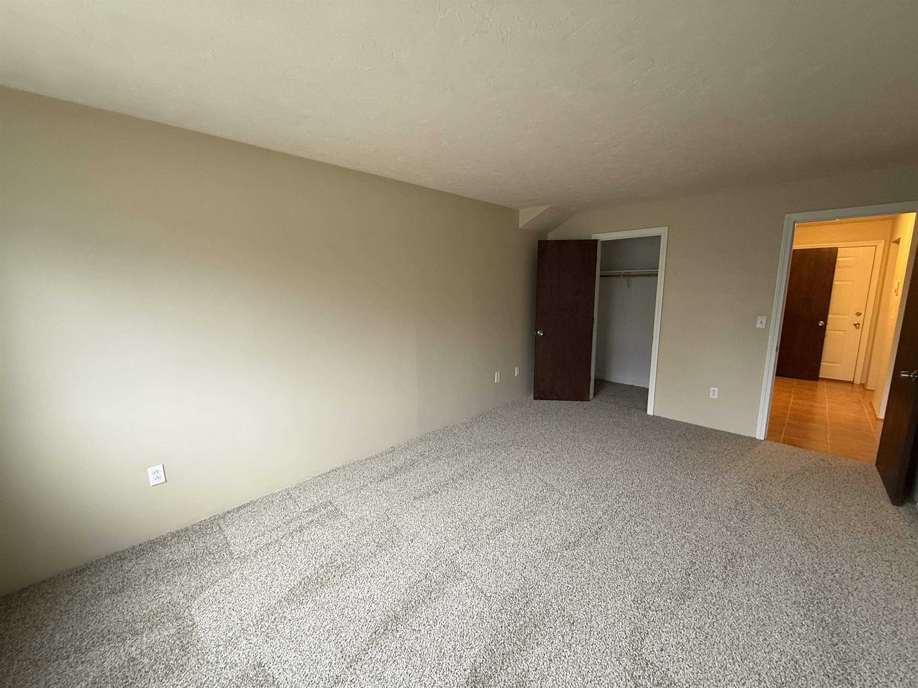 383 Huse Road, Unit 5 Manchester, NH 03103 - Photo 19 of 37