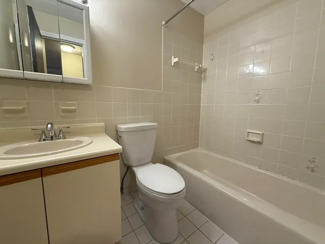 $1,708 | 383 Huse Road, Unit 5, Manchester, NH 03103