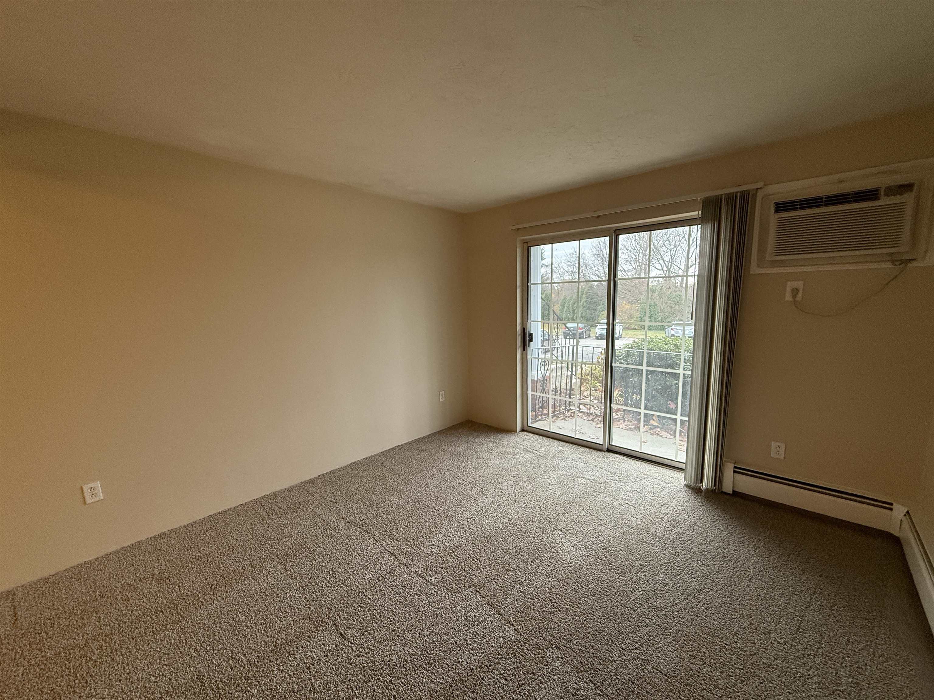 383 Huse Road, Unit 5 Manchester, NH 03103 - Photo 22 of 37