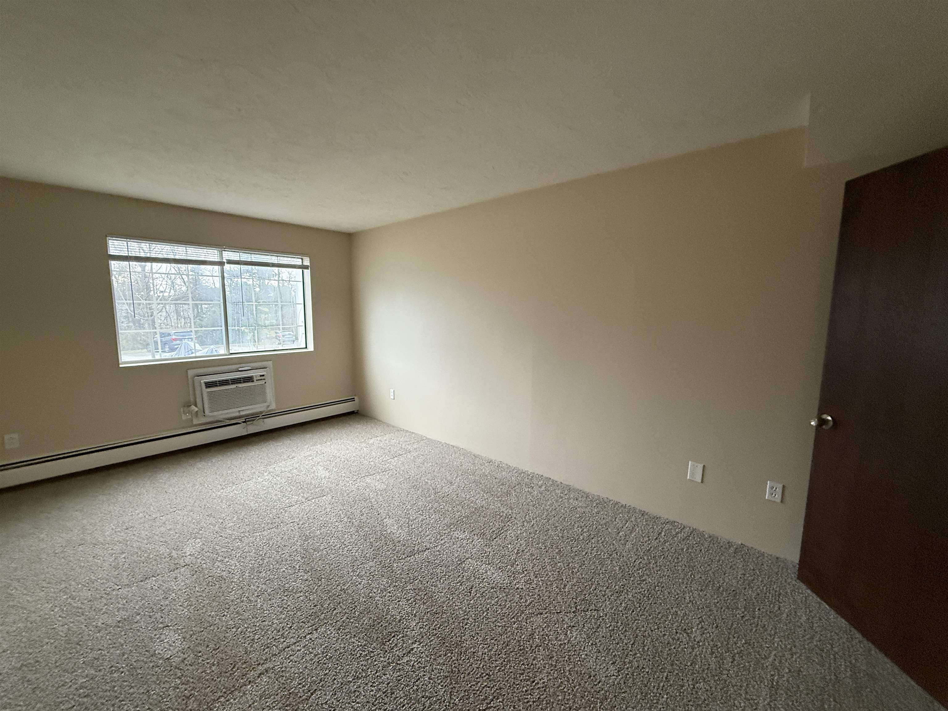 383 Huse Road, Unit 5 Manchester, NH 03103 - Photo 27 of 37