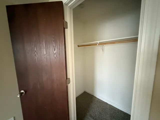 $1,708 | 383 Huse Road, Unit 5, Manchester, NH 03103