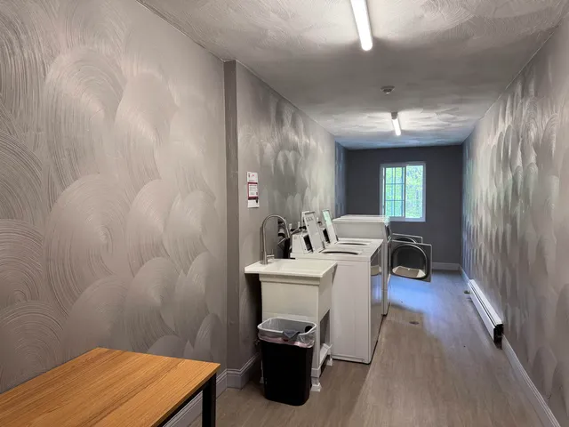 $1,708 | 383 Huse Road, Unit 5, Manchester, NH 03103