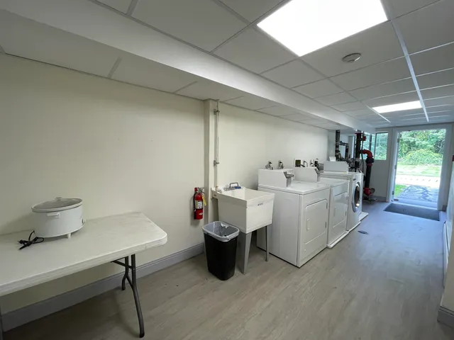 $1,708 | 383 Huse Road, Unit 5, Manchester, NH 03103