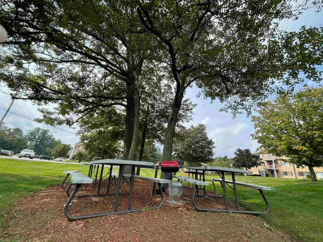 $1,708 | 383 Huse Road, Unit 5, Manchester, NH 03103