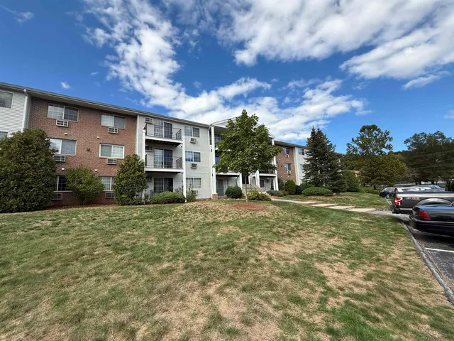 $1,708 | 383 Huse Road, Unit 5, Manchester, NH 03103