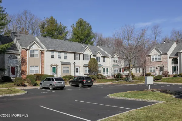 $3,250 | 154 Yarmouth Court, Unit 52, Holmdel, NJ 07733