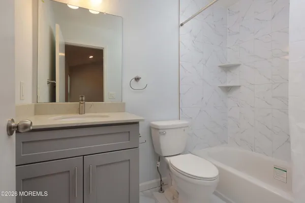 $3,250 | 154 Yarmouth Court, Unit 52, Holmdel, NJ 07733
