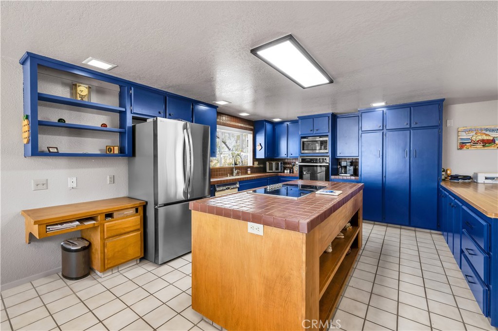 56011 Mira Street Yucca Valley, CA 92284 - Photo 15 of 71