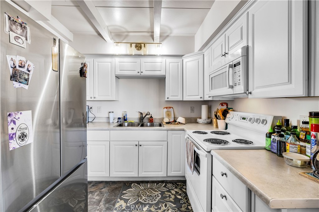 56011 Mira Street Yucca Valley, CA 92284 - Photo 47 of 71