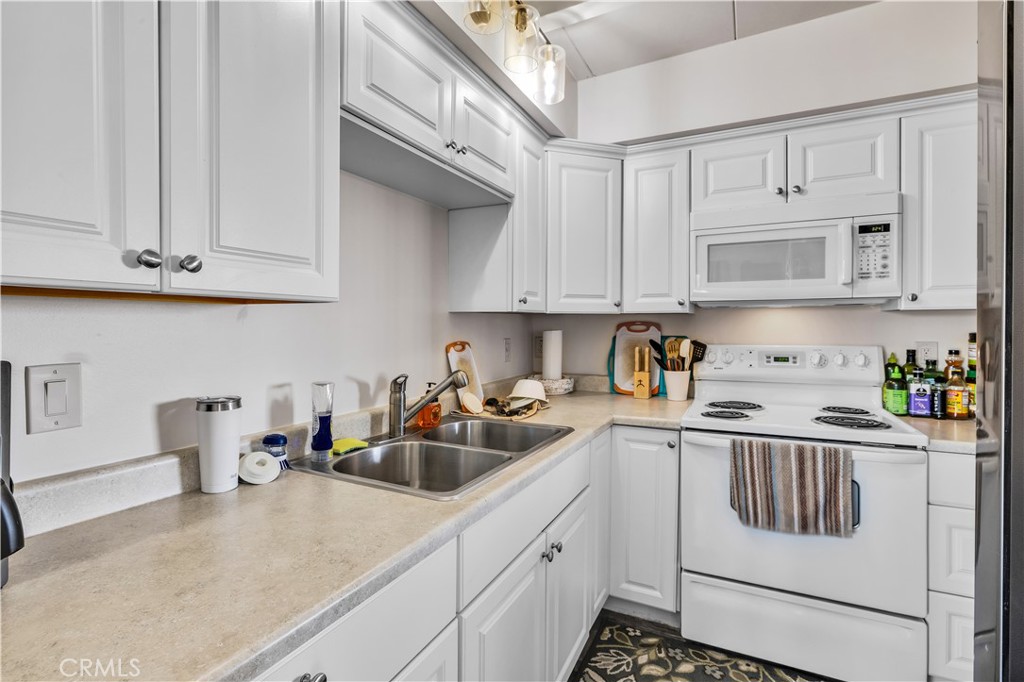 56011 Mira Street Yucca Valley, CA 92284 - Photo 48 of 71