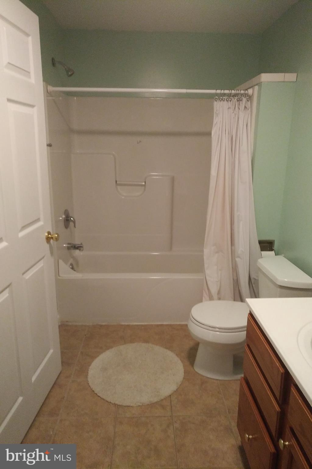 18921 Atlanta Road Bridgeville, DE 19933 - Photo 15 of 22 Upstairs bathroom