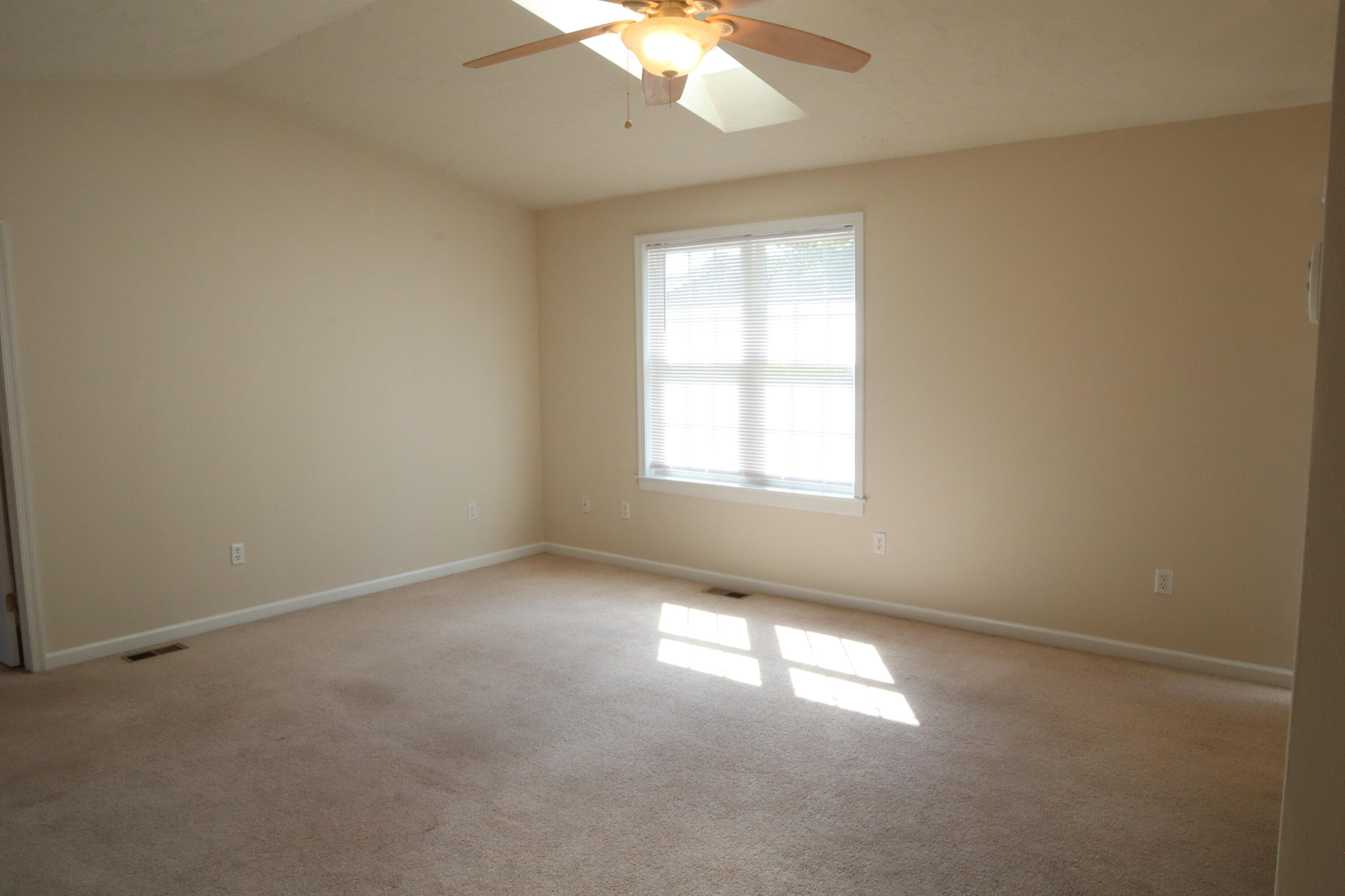 3305 Troxell Road Southeast Roanoke, VA 24014 - Photo 5 of 14 an empty room with a window