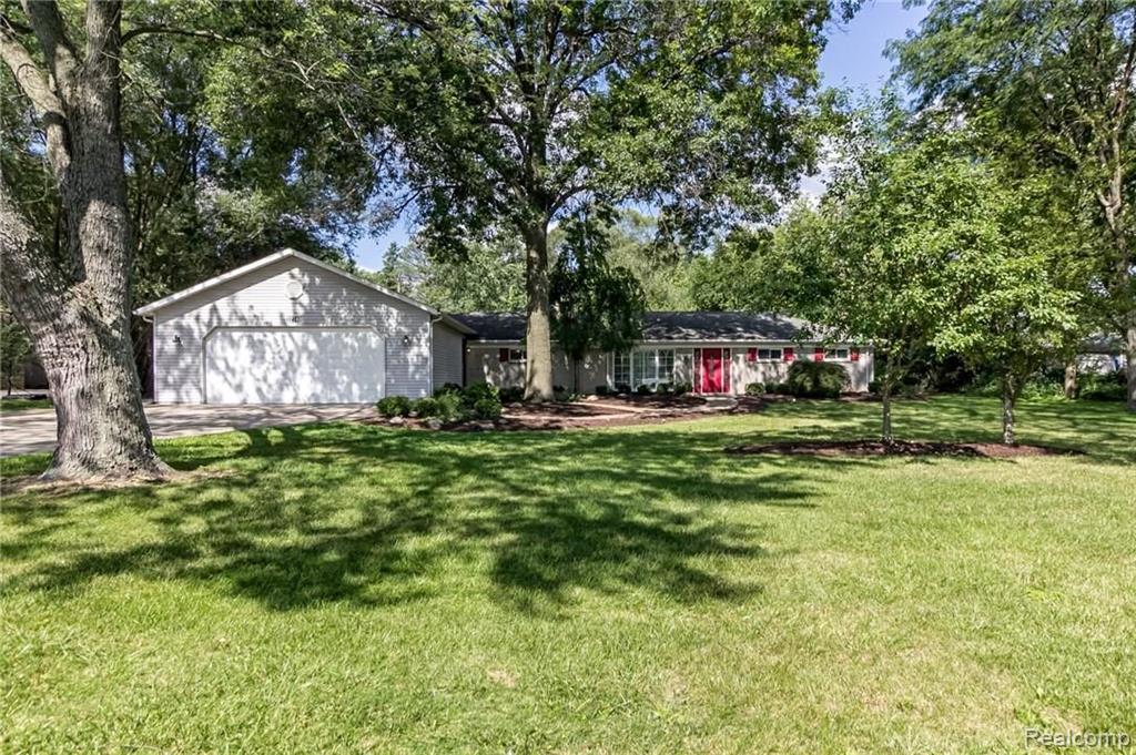 32740 Raphael Road Farmington, MI 48336 - Photo 4 of 36