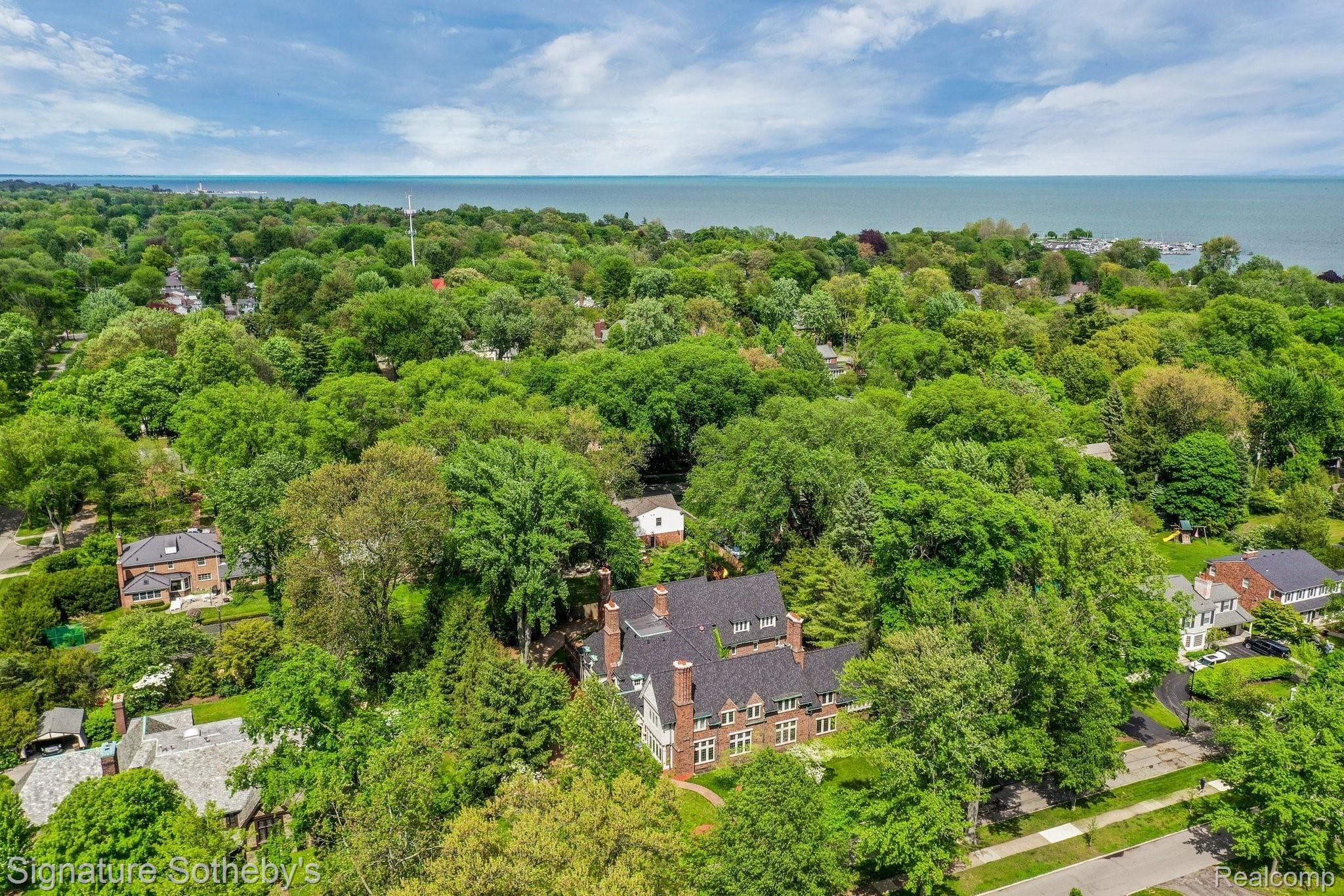 110 Cloverly Road Grosse Pointe, MI 48236 - Photo 52 of 58 110+Cloverly+Rd+Grosse+Pointe+Farms-51.jpg