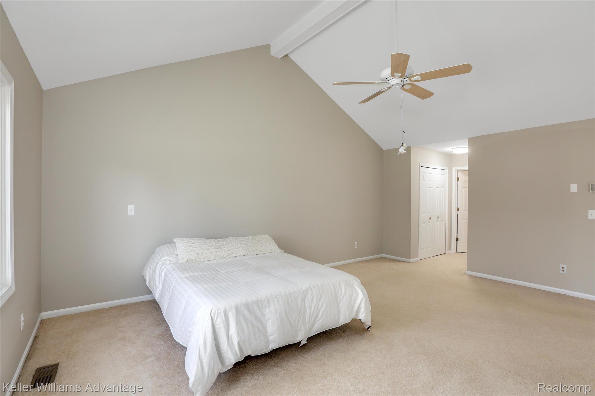 31262 Country Ridge Circle Farmington, MI 48331 - Photo 17 of 33 Gallery Image 17