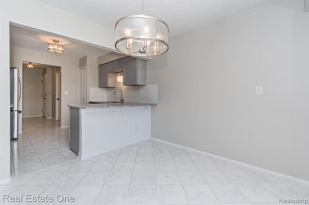 1677 Riverside Drive, Unit 16 Rochester Hills, MI 48309 - Photo 6 of 31
