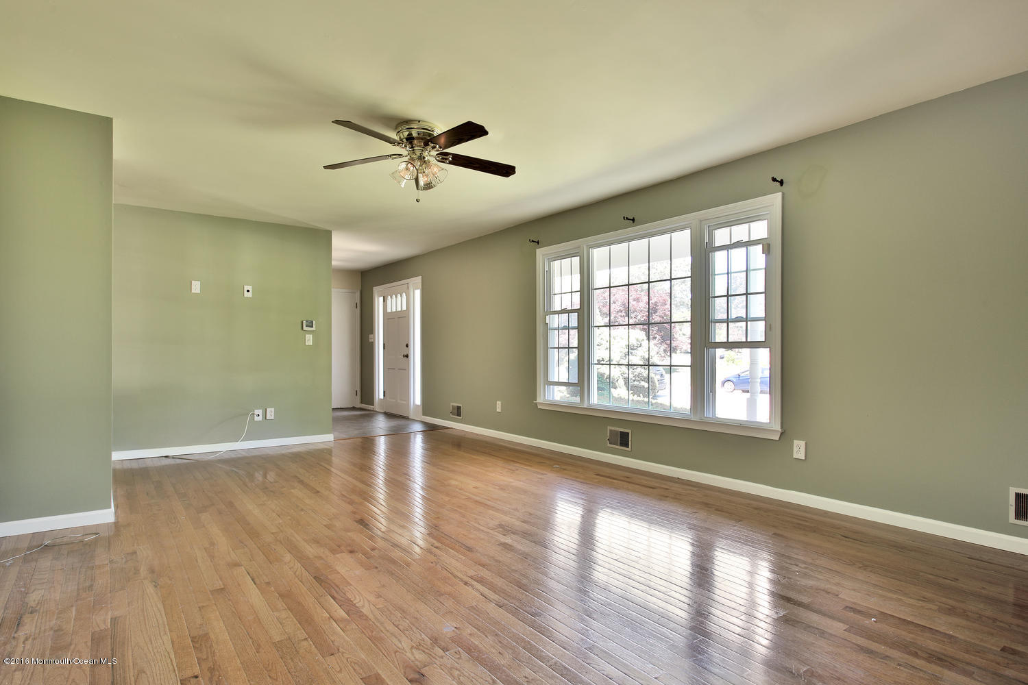 6 SilverWhite Road Little Silver, NJ 07739 - Photo 3 of 23 Large Living Room