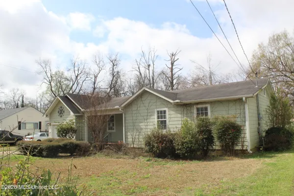 $134,900 | 1205 Wright Street, Greenwood, MS 38930