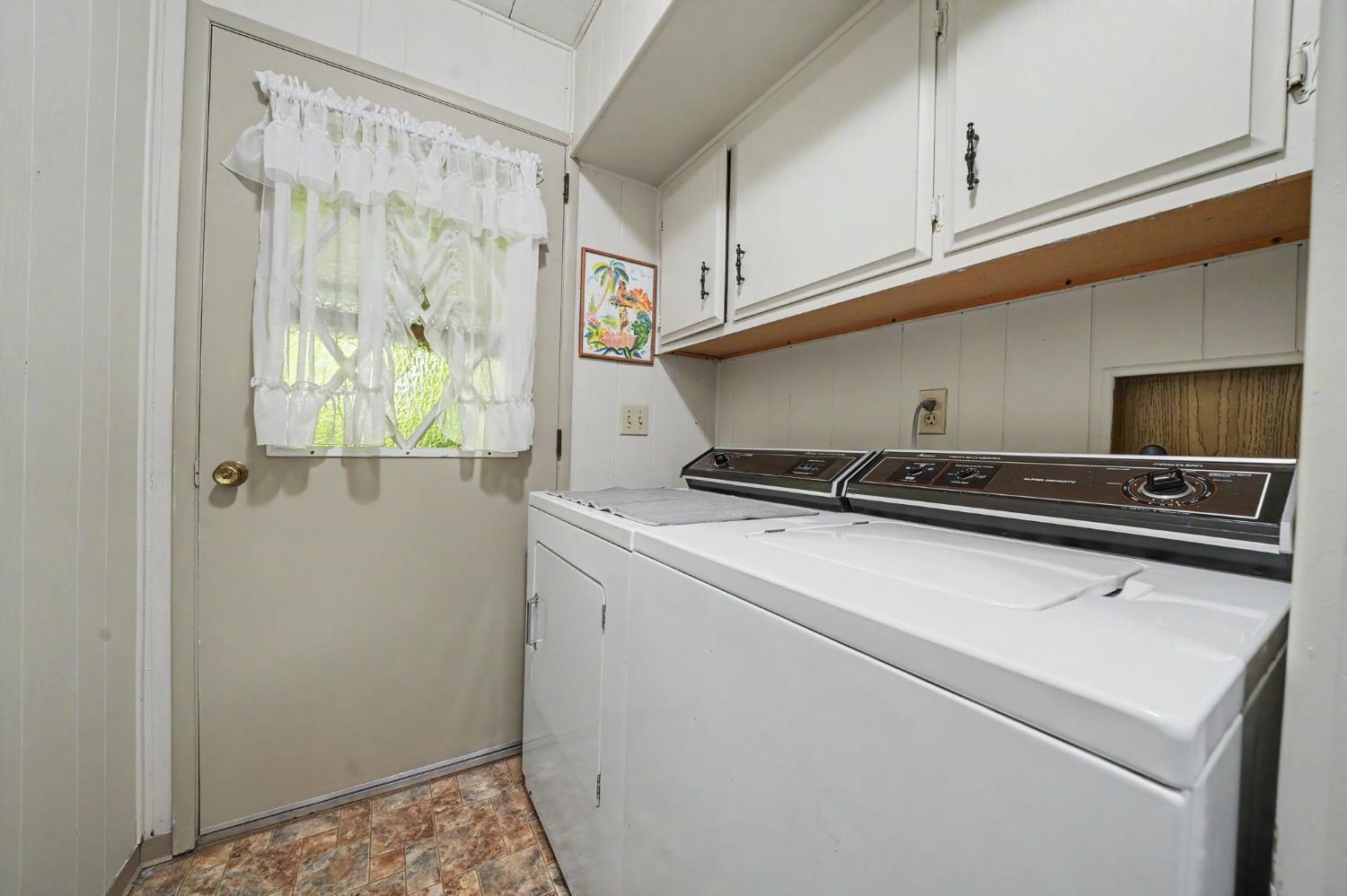 150 Clinton Road, Unit 7 Jackson, CA 95642 - Photo 20 of 42 Laundry room