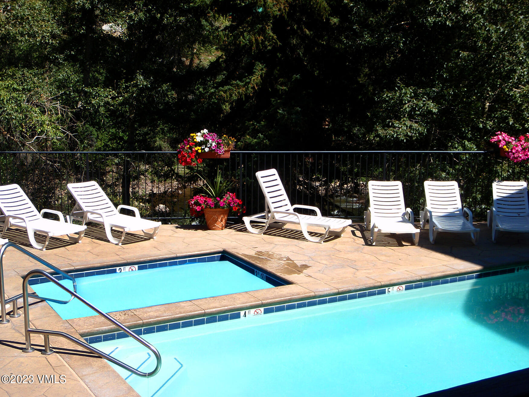 39377 Highway 6, Unit E205 Eagle Vail, CO 81620 - Photo 30 of 40 a outdoor view with a sitting space