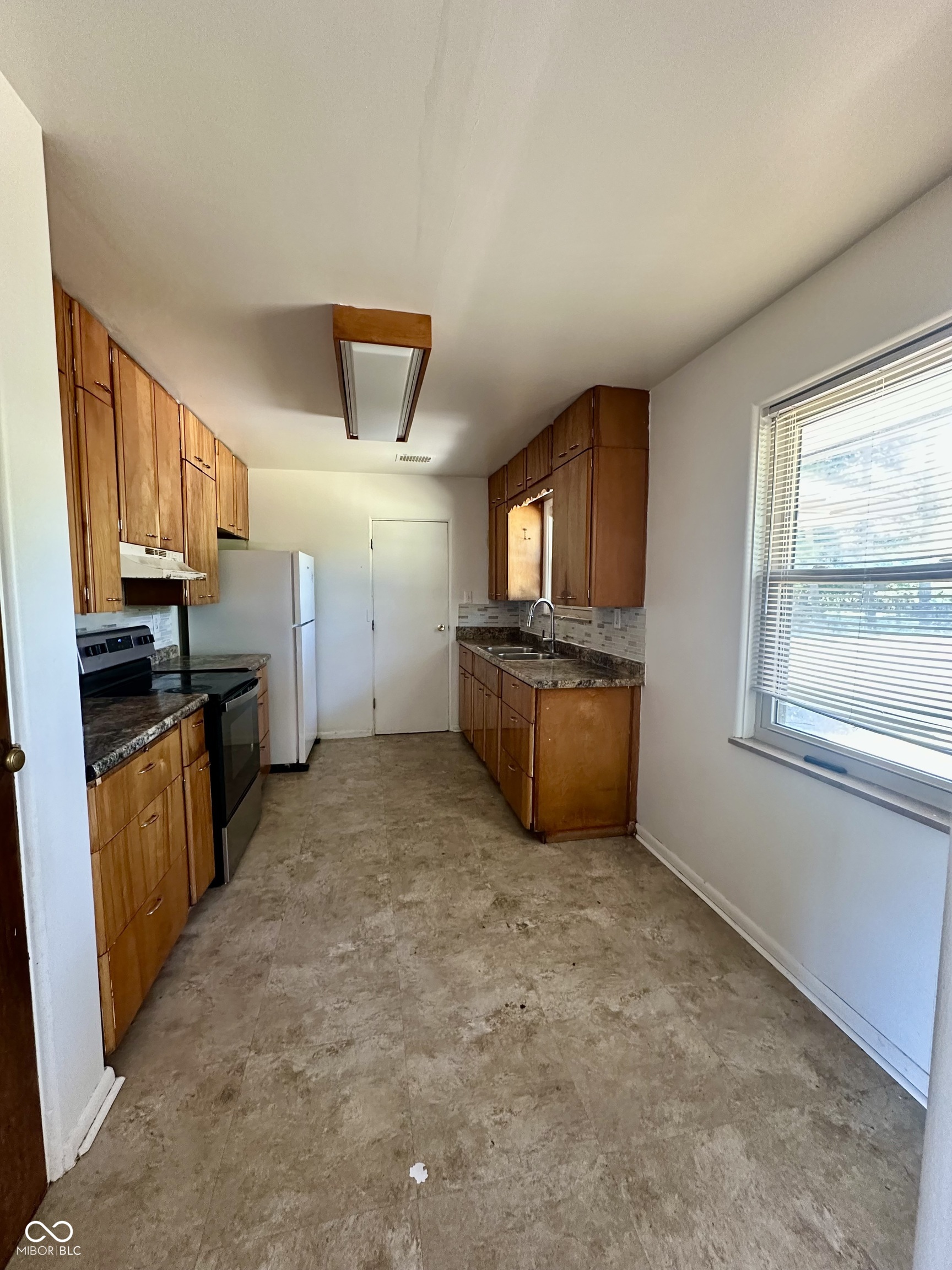 850 East Banta Road Indianapolis, IN 46227 - Photo 6 of 21 Gallery Image 6