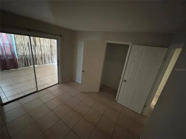 a view of a garage