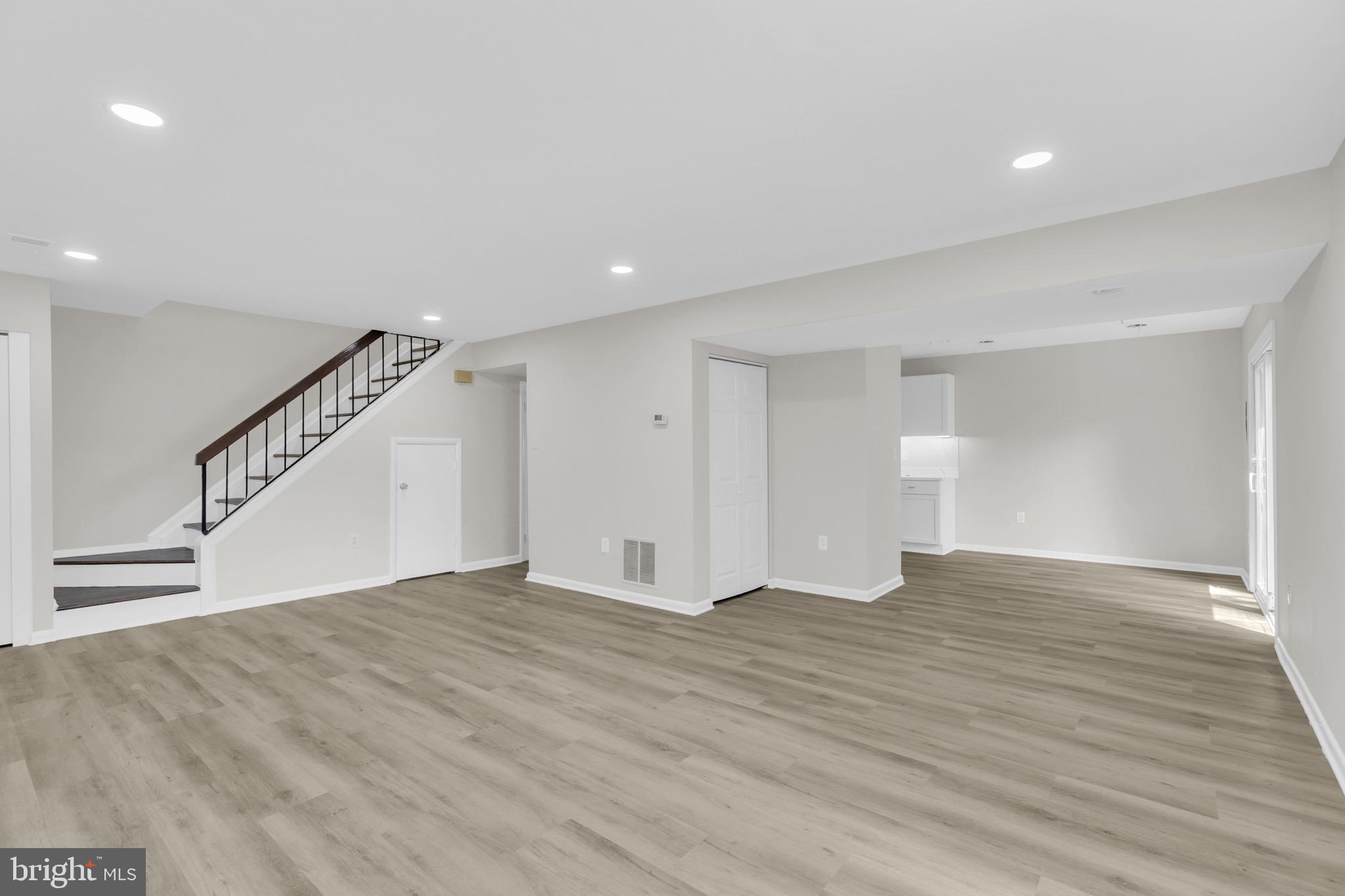 10669 Spring Oak Court Burke, VA 22015 - Photo 5 of 32