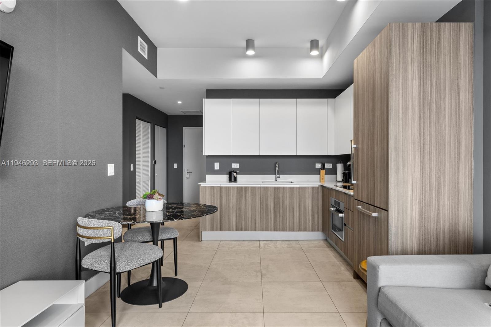 239 Southwest 9th Street, Unit 1604 Miami, FL 33130 - Photo 16 of 30