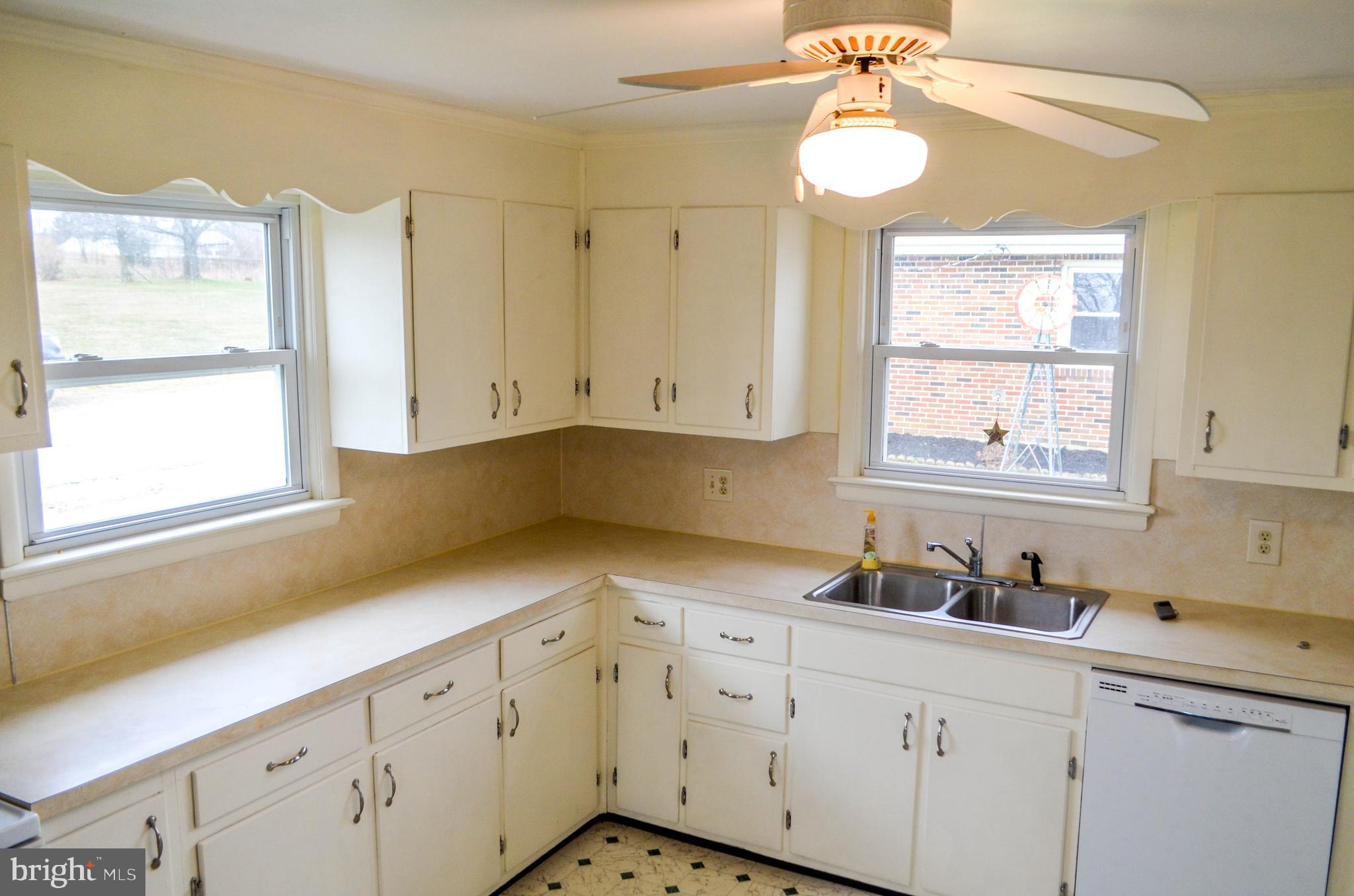 840 Manor Road Windsor, PA 17366 - Photo 14 of 26 KITCHEN