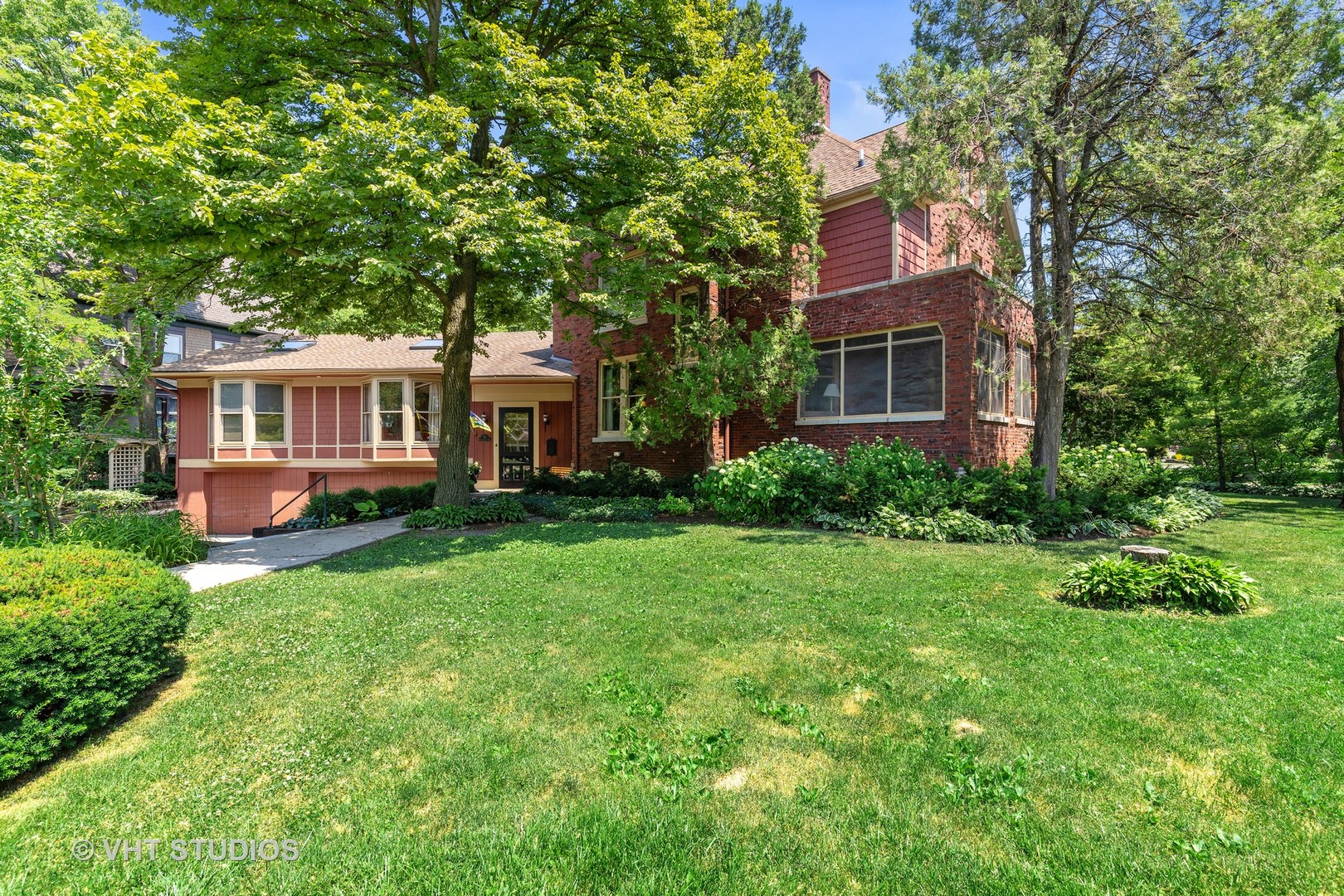 53 North Cowley Road Riverside, IL 60546 - Photo 1 of 27