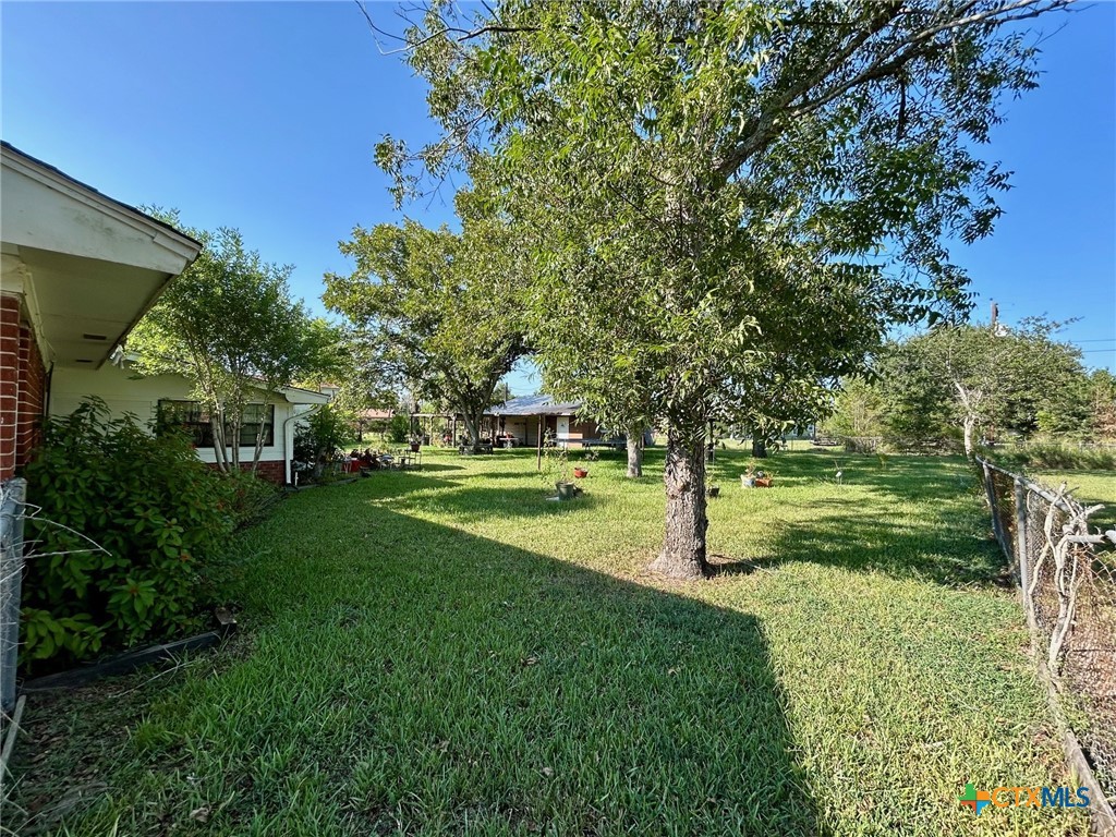 306 Dover Street Victoria, TX 77905 - Photo 18 of 23 a view of a park with large trees