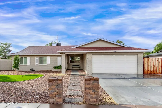 $425,000 | 8542 North 42nd Drive, Phoenix, AZ 85051
