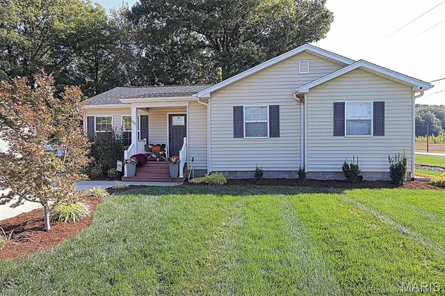 $189,900 | 102 Caroline Drive, Oran, MO 63771