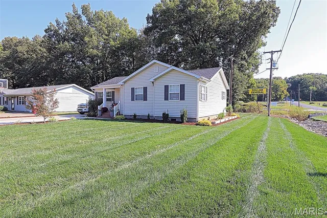 $189,900 | 102 Caroline Drive, Oran, MO 63771