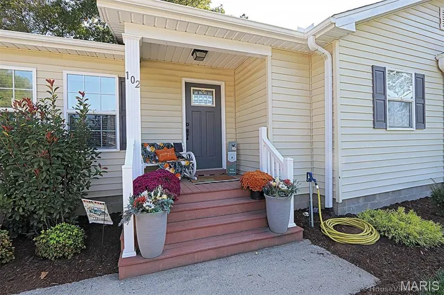 $189,900 | 102 Caroline Drive, Oran, MO 63771