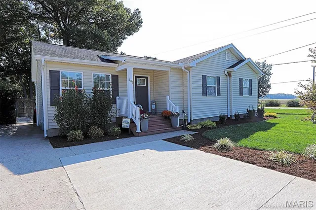 $189,900 | 102 Caroline Drive, Oran, MO 63771