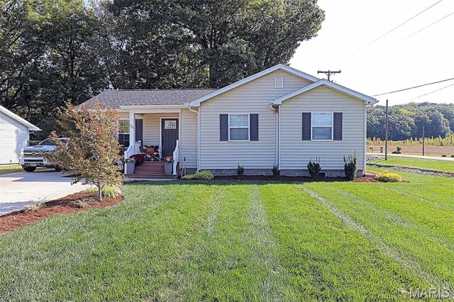 $189,900 | 102 Caroline Drive, Oran, MO 63771