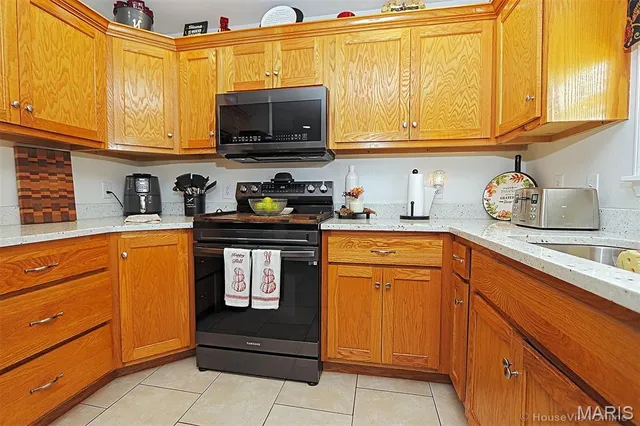 $189,900 | 102 Caroline Drive, Oran, MO 63771