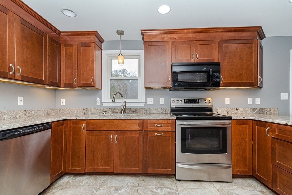 5 Leni Road Windham, NH 03087 - Photo 12 of 39